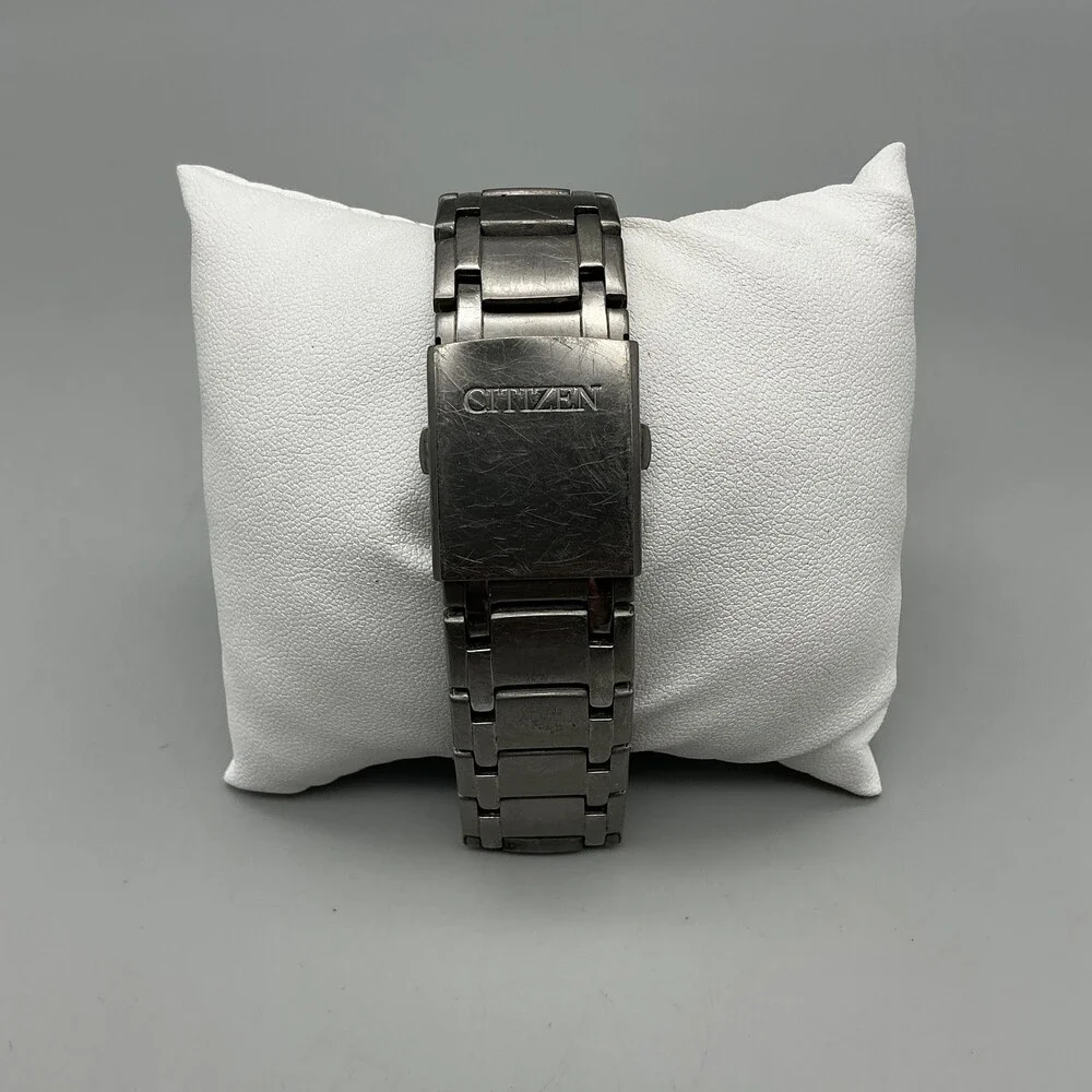 Citizen Eco-Drive Titanium Mens Watch 40mm Black Dial WR 100 E111-K006368 7.25